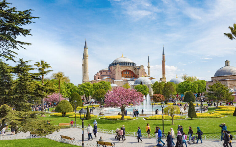 10 Best PLACES TO VISIT in Istanbul [Updated 2024]